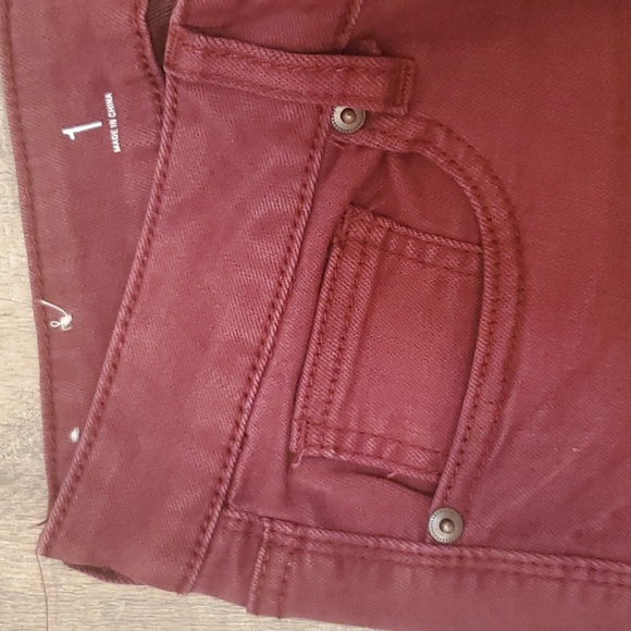 So brand Juniors maroon capris - Picture 2 of 6
